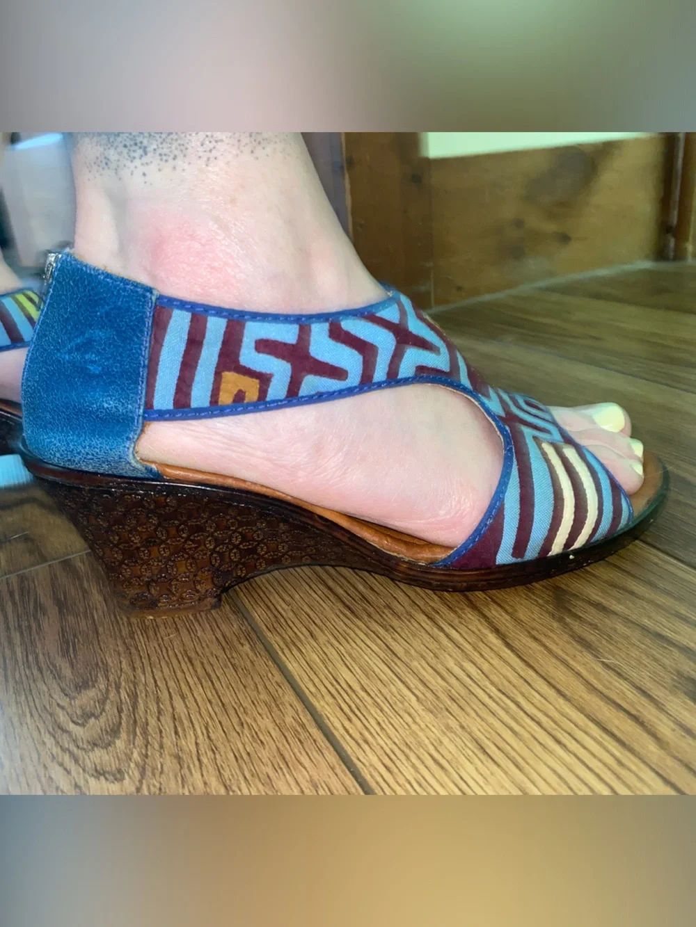 MoTalas Mola Art Wedge Sandals Geometric Zip Back Size 39 / 8.5